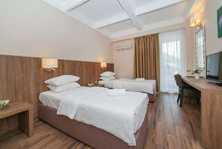 Отель Hotel Sato Сутоморе Двухместный номер с 1 кроватью и балконом-5