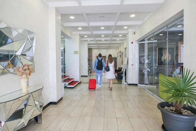 Отель Hotel Sato Сутоморе-23