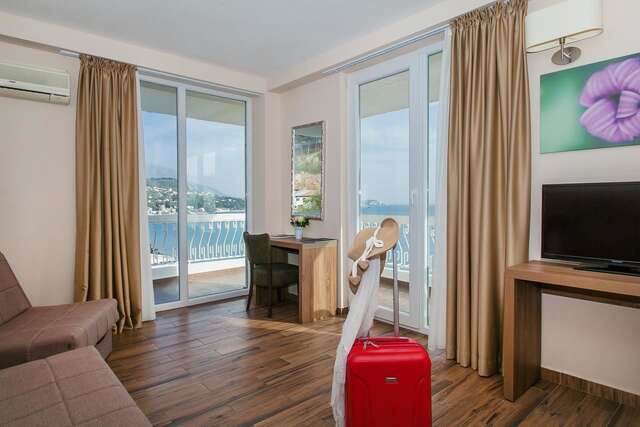 Отель Hotel Sato Сутоморе-32